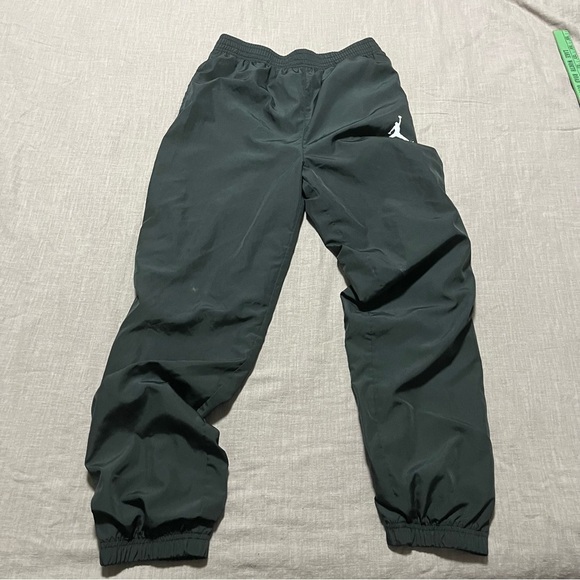 Jordan Kids Black Jogger Track pants Relaxed Fit elastic Size Large Athletic - Picture 2 of 8